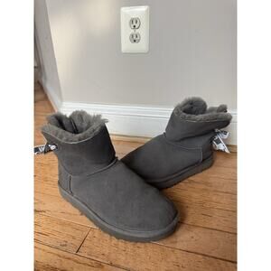 UGG daily bow 1100212 boots size 9 (bota600thrift